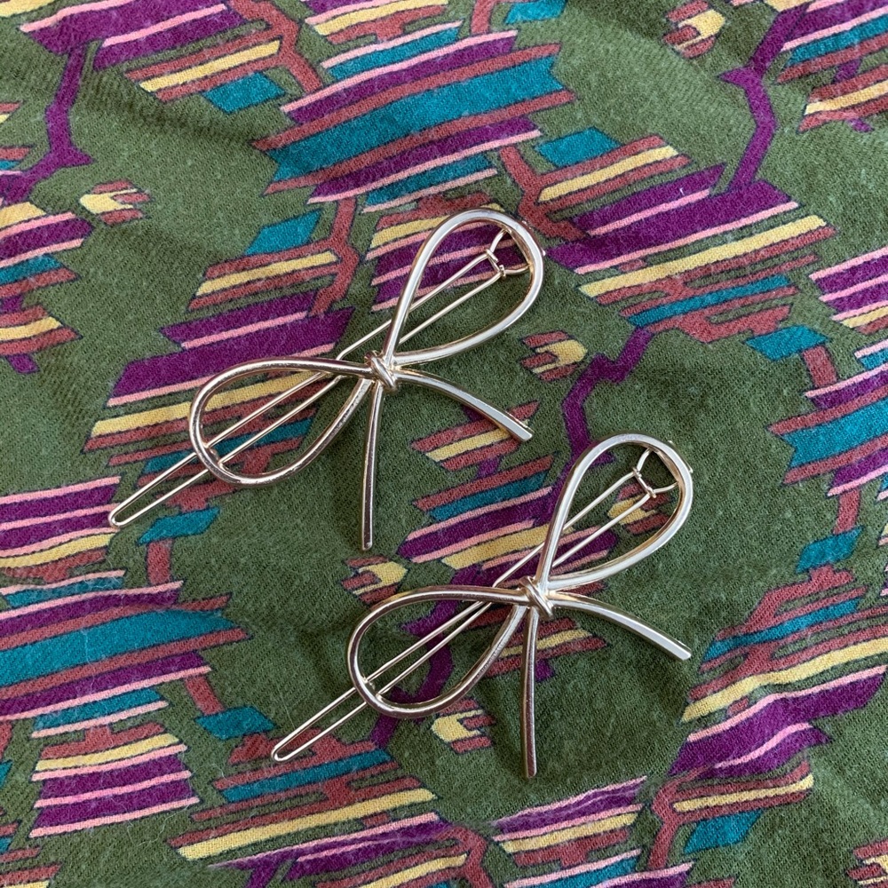 NWT - Bow hair barrettes, great for thick hair